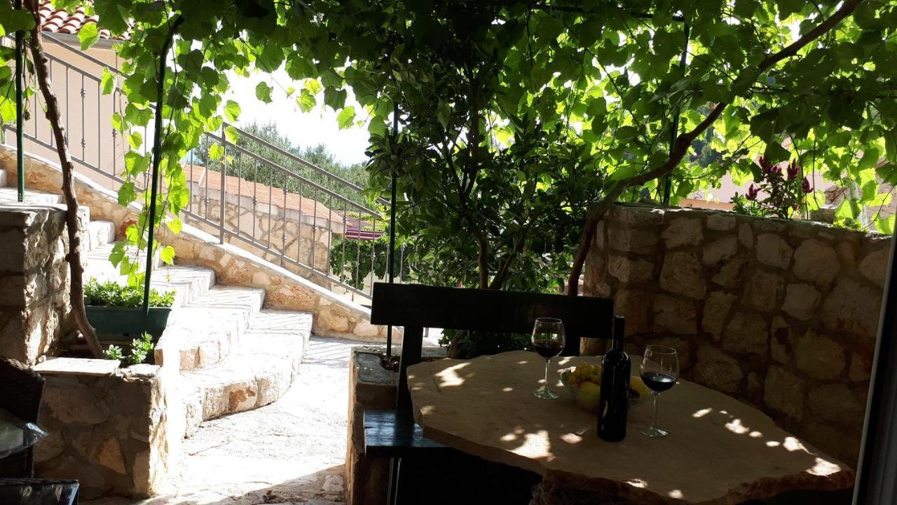Apartments With A Parking Space Ivan Dolac, Hvar - 8753 المظهر الخارجي الصورة