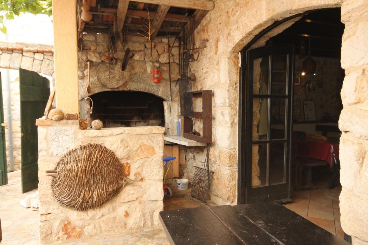 Apartments With A Parking Space Ivan Dolac, Hvar - 8753 المظهر الخارجي الصورة